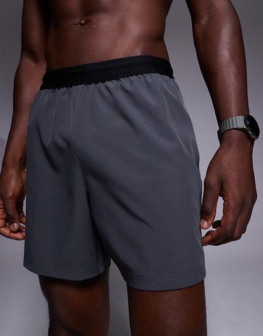 4505 5" running short with elastic waist and zip phone pocket in charcoal