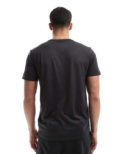 Puma Essentials t-shirt with puma cat logo in black